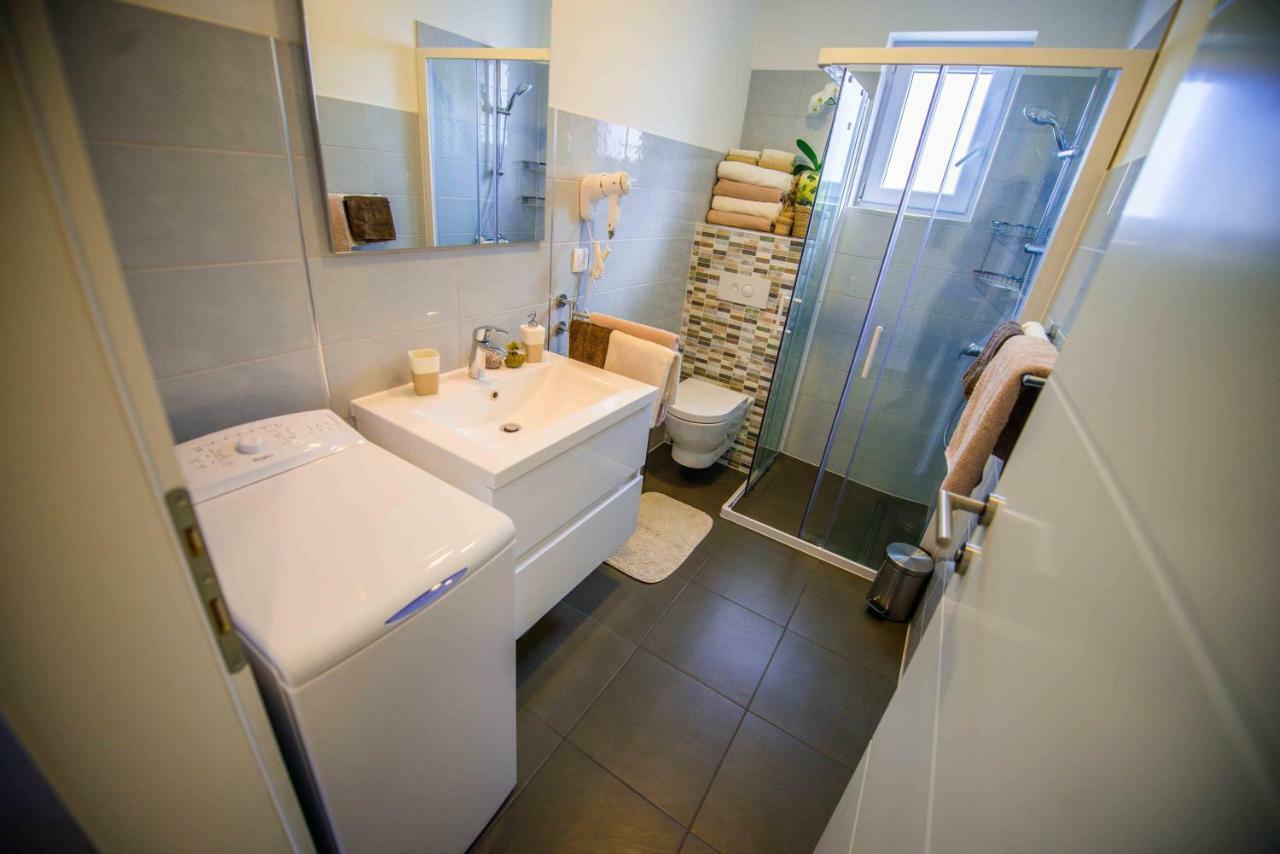 Olive Tree Apartments Podstrana Ngoại thất bức ảnh